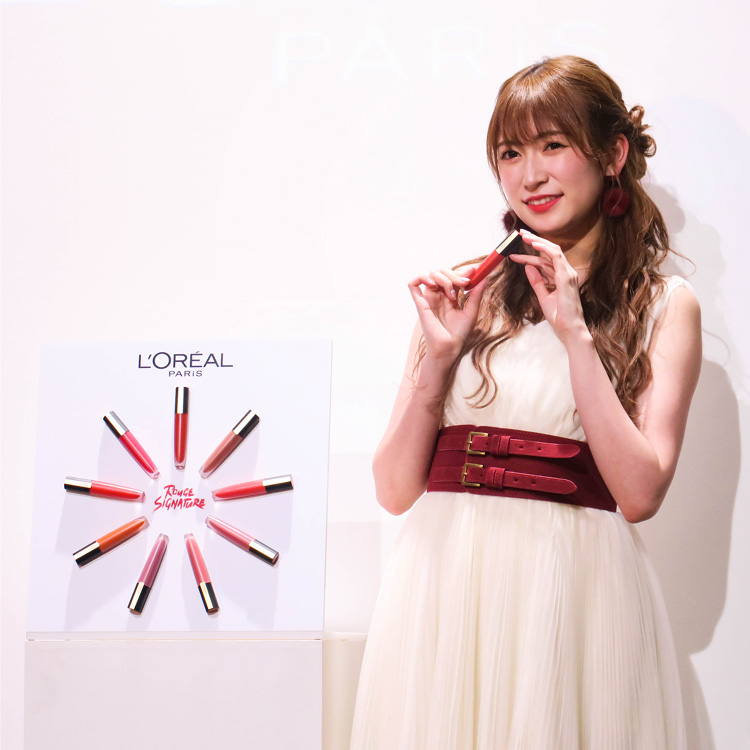 NMB48・吉田朱里さんもポーチに3色！これまでにない「#透け感マットリップ」新発売【『ロレアル パリ新製品情報』】
