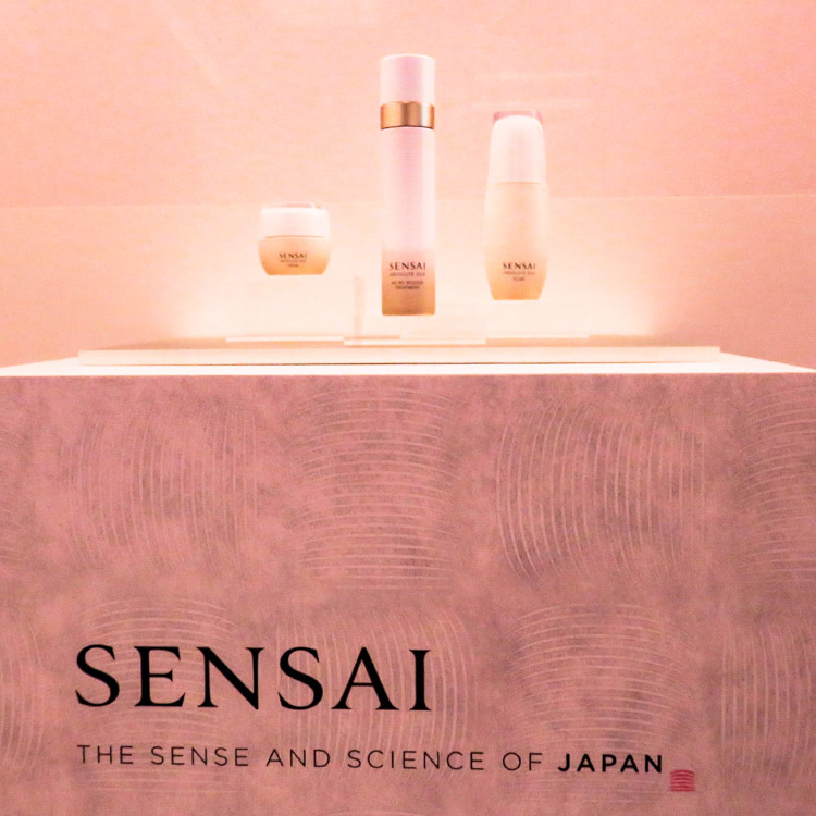 シルクのような美しさをまとう。スーパープレステージブランド「SENSAI（センサイ）」日本導入へ【『カネボウ化粧商品』2019年9月4日】
