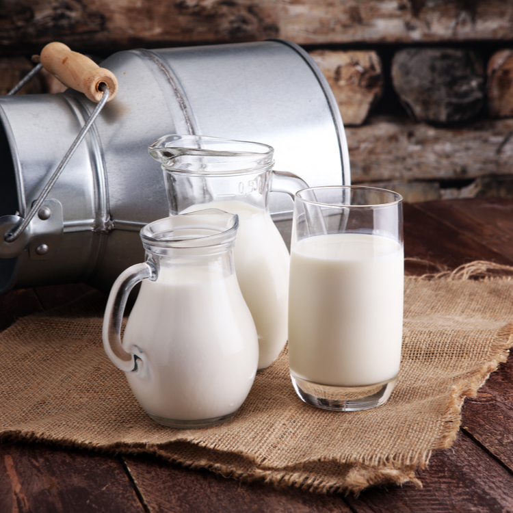 “牛乳”と“豆乳”どちらが健康に良い！？栄養素の違いは？2つのはたらきについて解説！