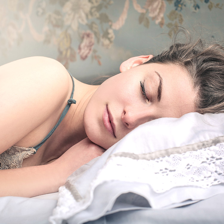 ちゃんと眠ってる？寝不足と老化は密接な関係あり！安眠グッズを活用して良質な睡眠を