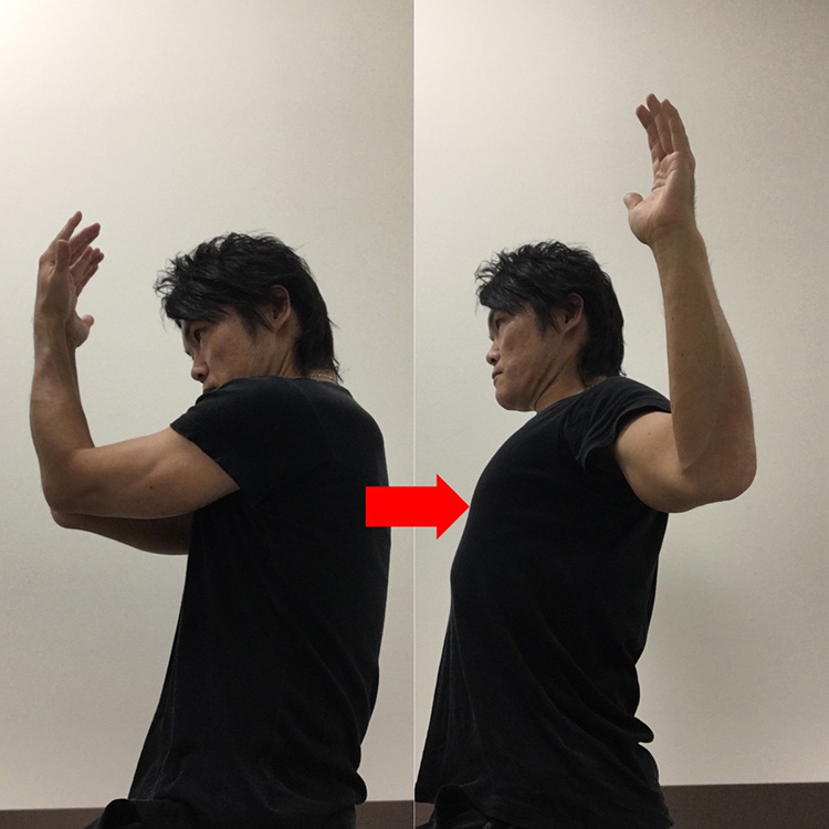肩甲骨内転動作を高める動的ストレッチ